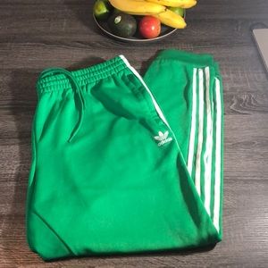 Size 2 XL Adidas joggers green color!